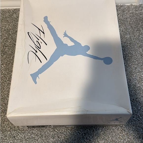 Air Jordan retro 4 ‘university blue’